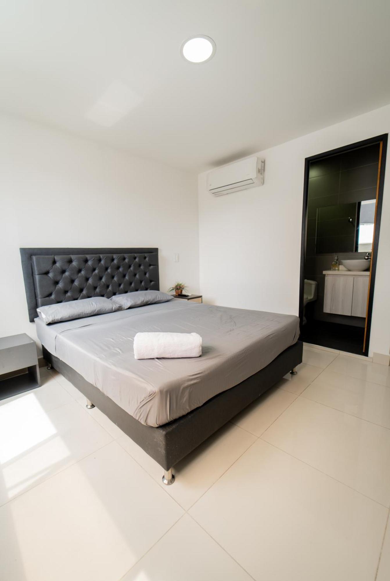79 Hotel Medellín Esterno foto