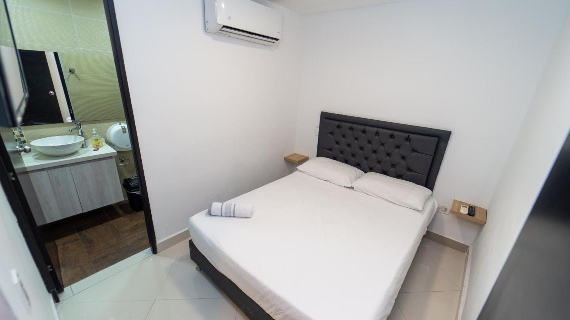79 Hotel Medellín Esterno foto