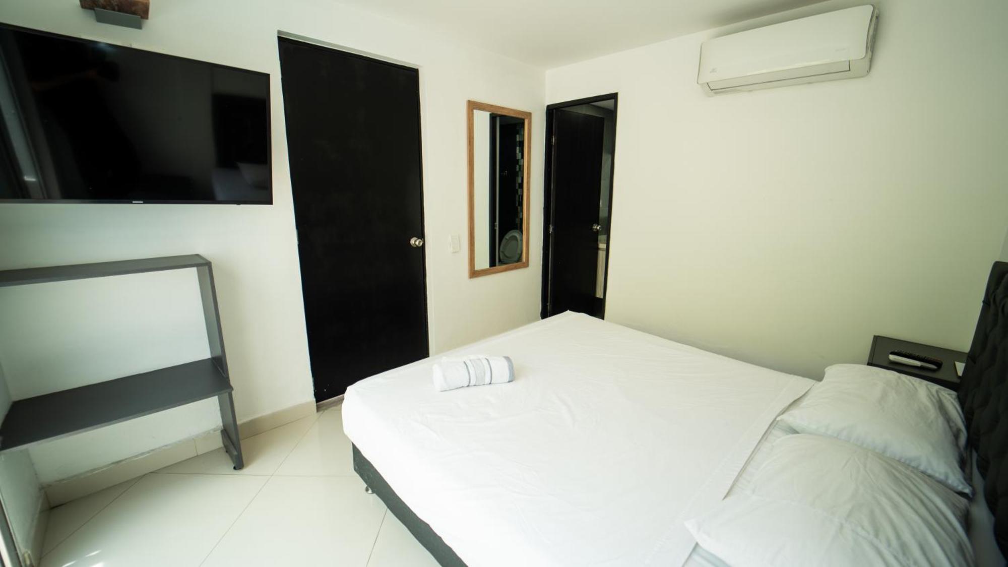 79 Hotel Medellín Esterno foto
