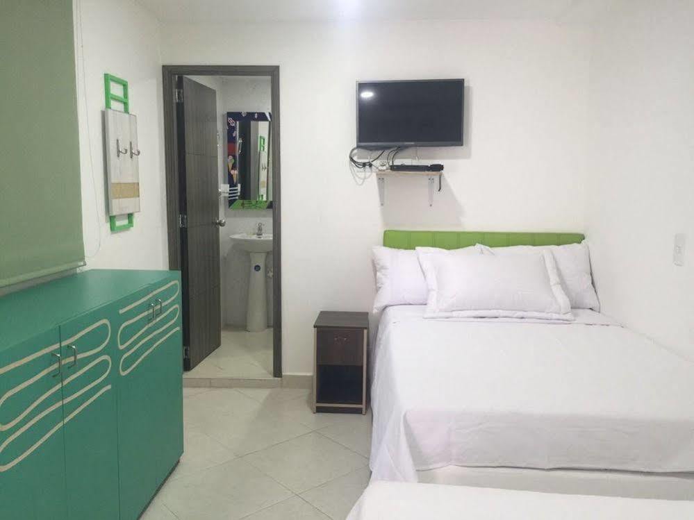 79 Hotel Medellín Esterno foto